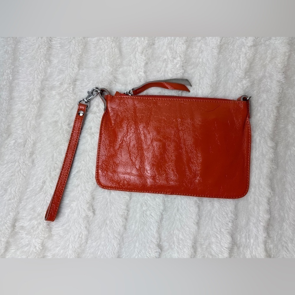 DISSONA Italy - orange patent leather wristlet. - Picture 6 of 7